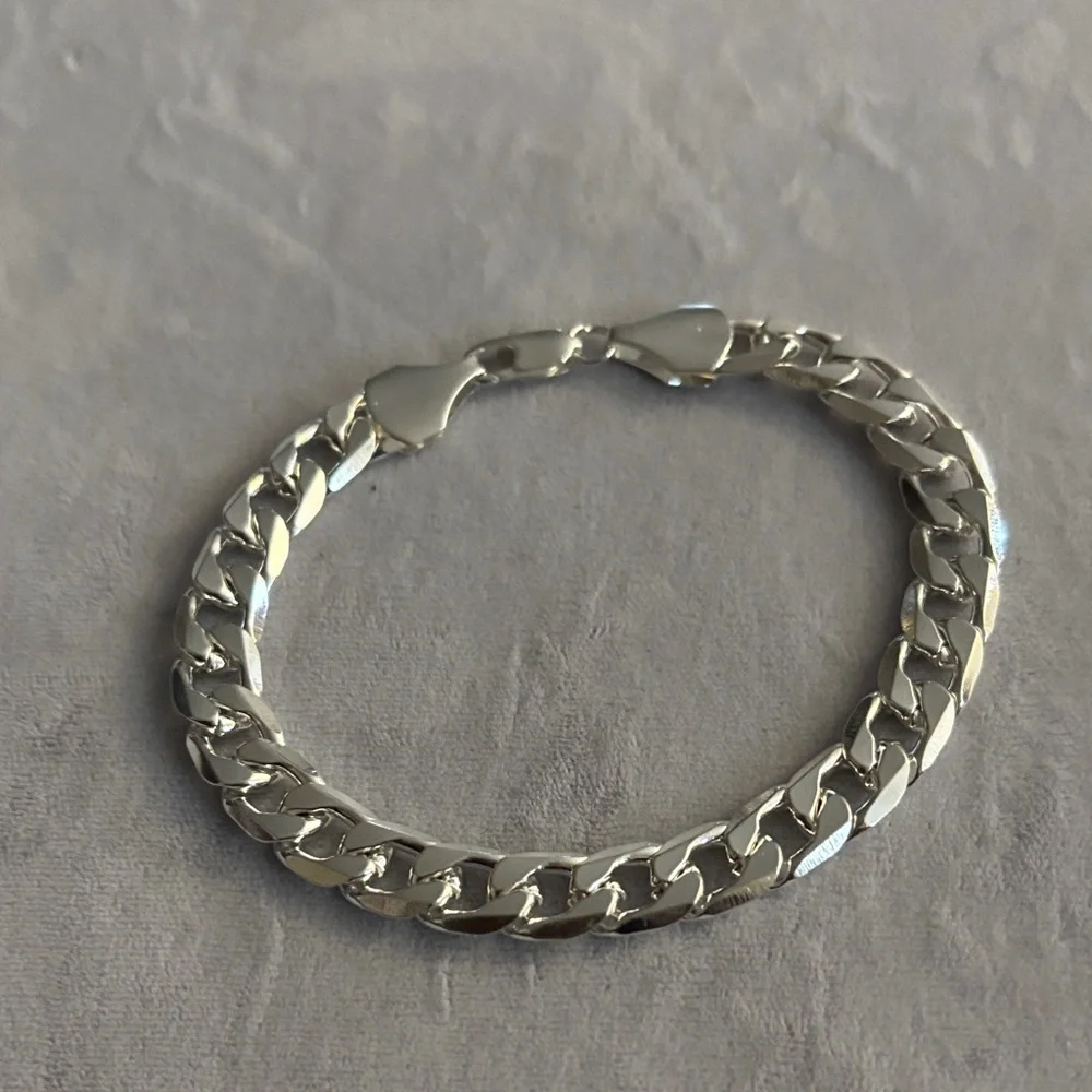 Stylish Silver Chain Bracelet